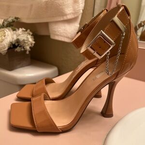 Women’s patten heels. NEW